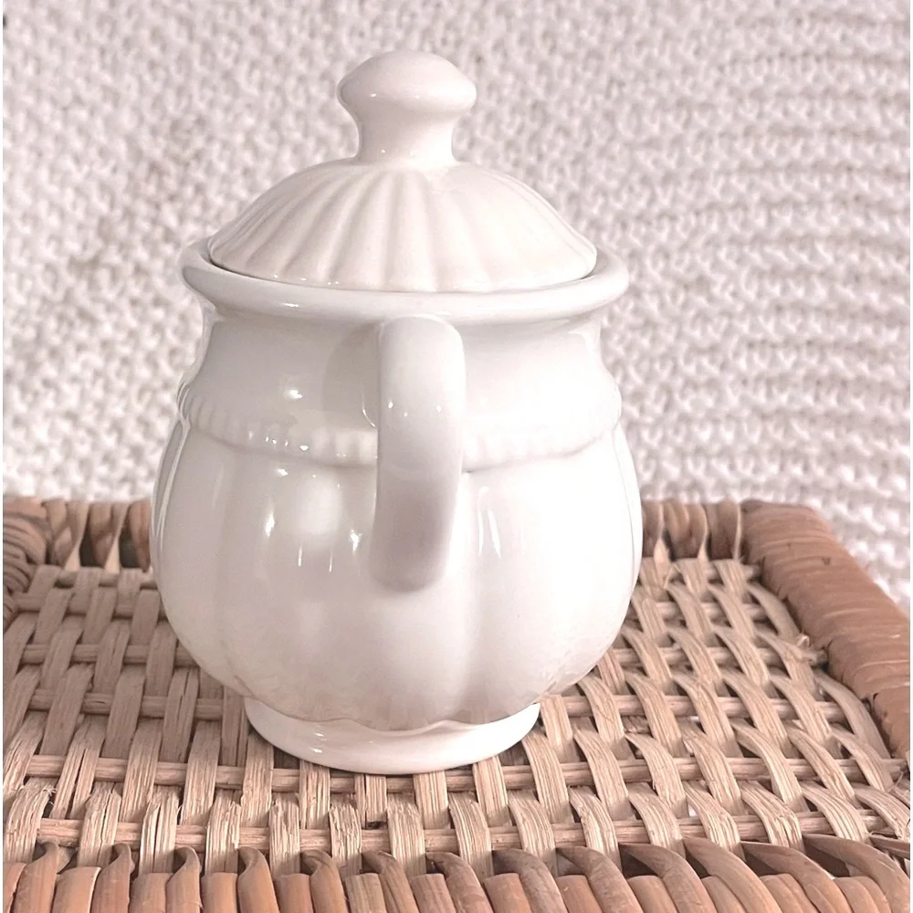 🌸3/$25 Target Home Vintage Farmhouse Stoneware Fluted Sugar Bowl with Lid